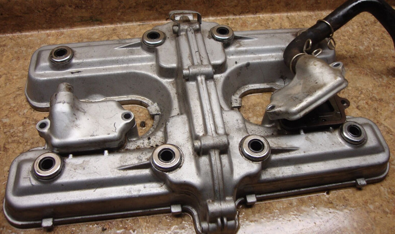 02 Kawasaki Voyager ZG1200 ZG 1200 B XII Engine Cylinder Head Valve Cover Panel