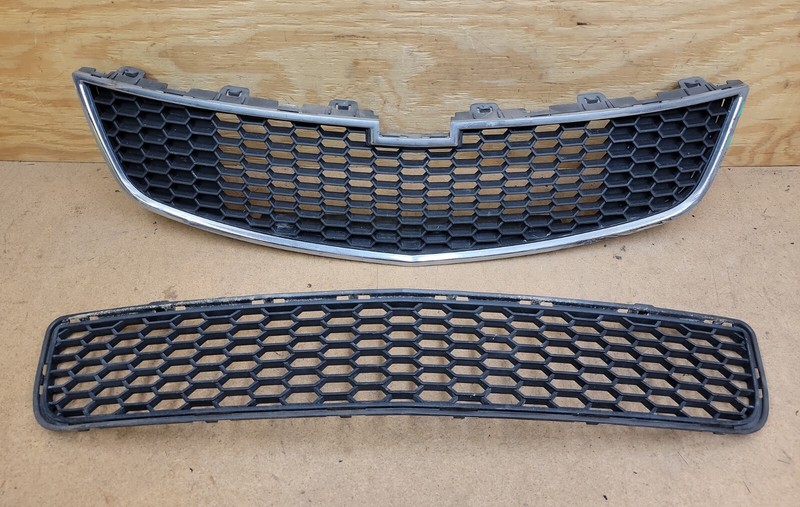 2011 - 2014 Chevrolet Cruze Front Bumper Lower & Center Grille OEM