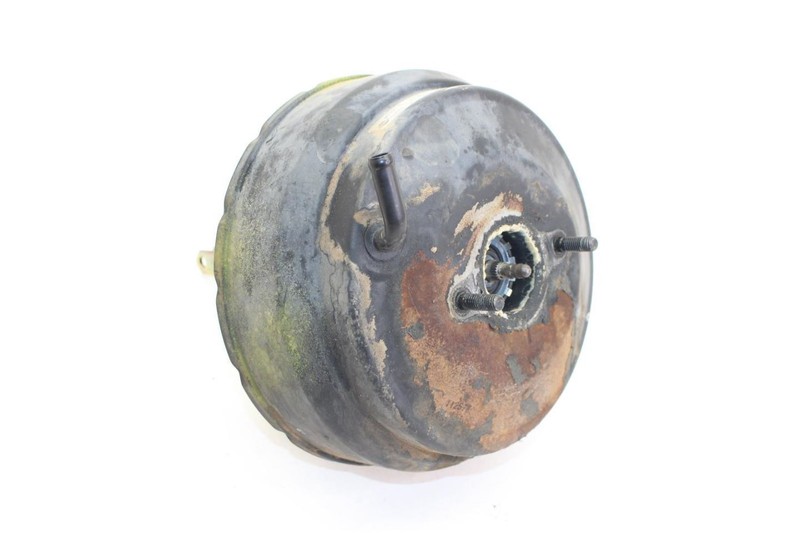 91-92 Nissan Pickup D21 Power Brake Booster Assembly