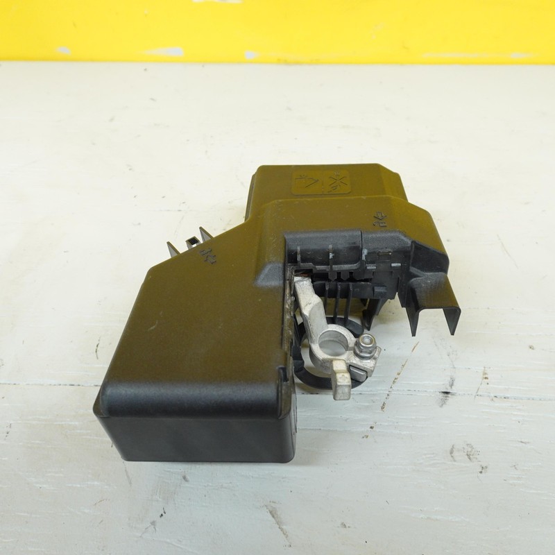 2022-2024 CHEVROLET TRAVERSE POSITIVE BATTERY TERMINAL FUSE JUNCTION BOX OEM