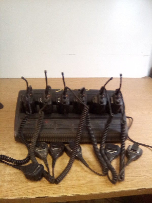 Motorola Impres WPLN4197A 6 Port Charging Station W/6 Motorola AAH25RDC9AA3AN