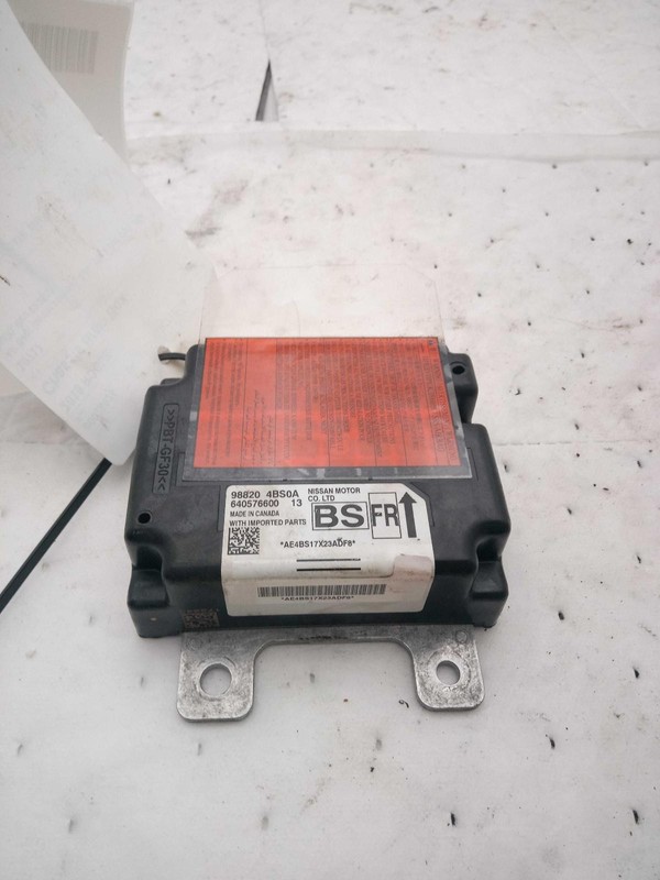 Used Air Bag Module fits: 2018 Nissan Rogue Air Bag center console 2.5L VIN 5 1s