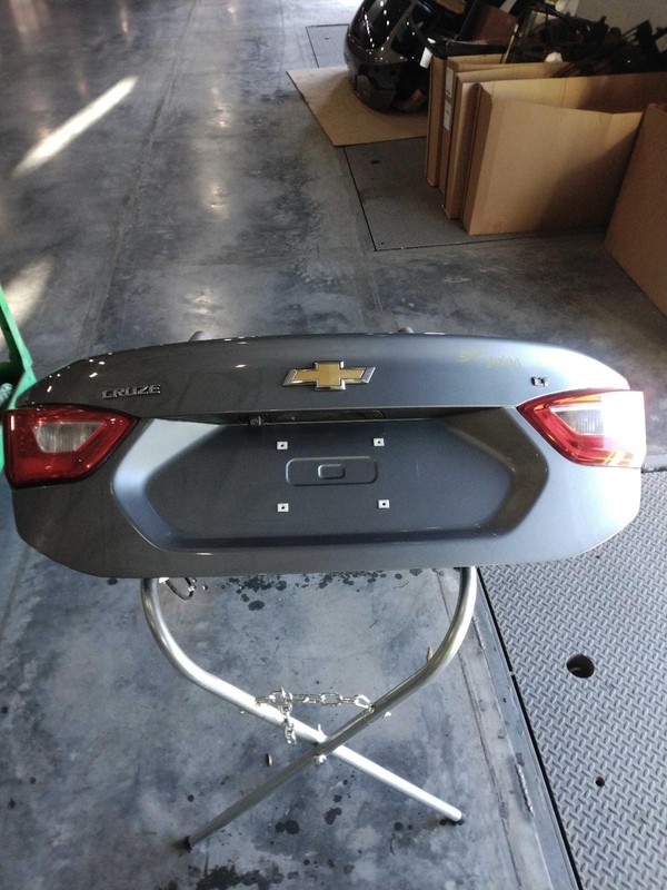 2018 Chevrolet Cruze Grey Deck Lid Trunk Lid OEM Used 146K Miles NJ25-20998