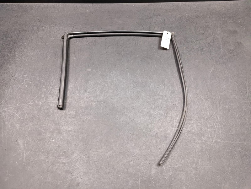 Rear Left Door Window Glass Run Channel 2017 Nissan Versa 82331-3BA0A 2012- 2019