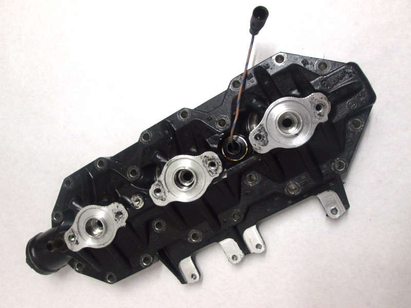 5000869 5001510 Starboard Cylinder Head for Evinrude 200-250 Hp FICHT Outboard