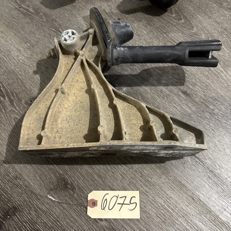 FreightlinerHood Support Bracket- P/N: A18-57098-000