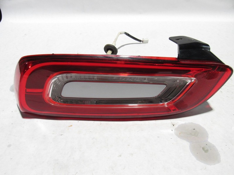 Fiat 124 Spider 2018 Rear Left Driver Taillight Tail Light Lamp 15-20 *