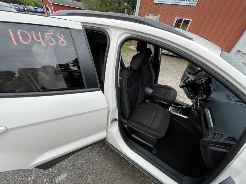 2018-2022 Ford Ecosport Right Rocker Center Pillar With Post White