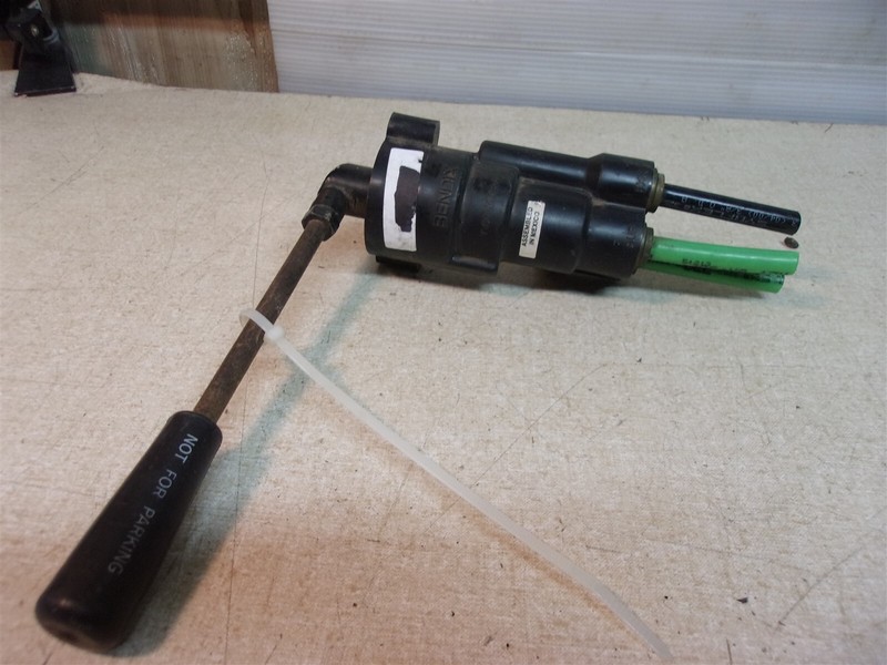 Bendix T-5000902-A Air Valve *FREE SHIPPING*