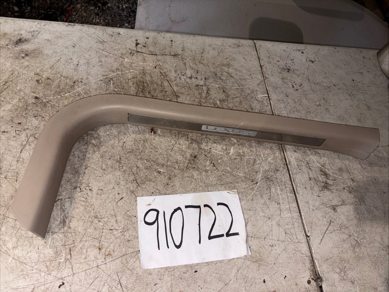 2004-2008 Lexus RX350 Front Left side door scuff plate cover Lighted Trim 67920