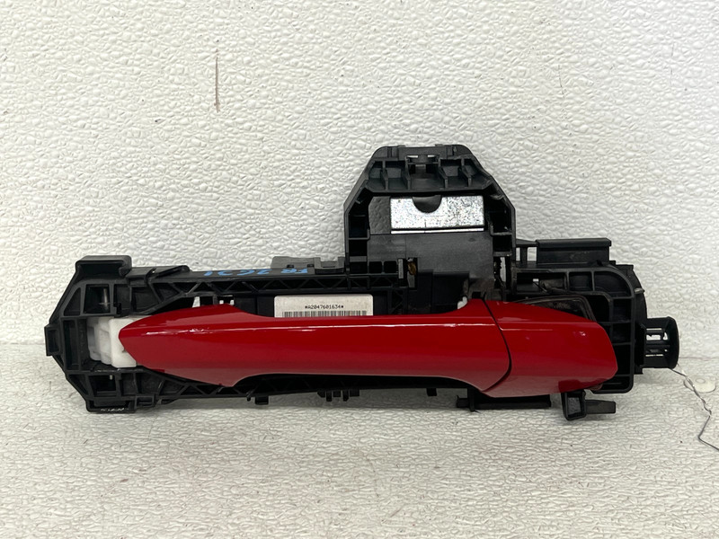 ⭐2014-2019 MERCEDES CLA250 FRONT RIGHT PASS EXTERIOR DOOR HANDLE RED OEM LOT2631