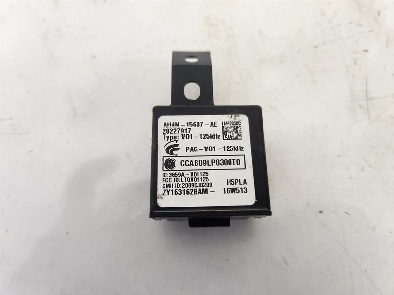 2015-2019 Range Rover Sport Oem Smart Keyless Entry Antenna Oem Ah4n-15607-Ae