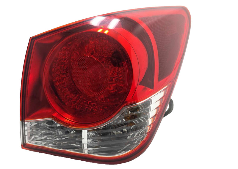 Chevy Cruze RH Passenger Quarter Panel Taillight Assembly 2012 P/N 95384047
