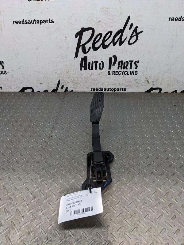 2019-2025 SILVERADO SIERRA 1500 2500 3500 ACCELERATOR GAS PEDAL SENSOR 8 1179554