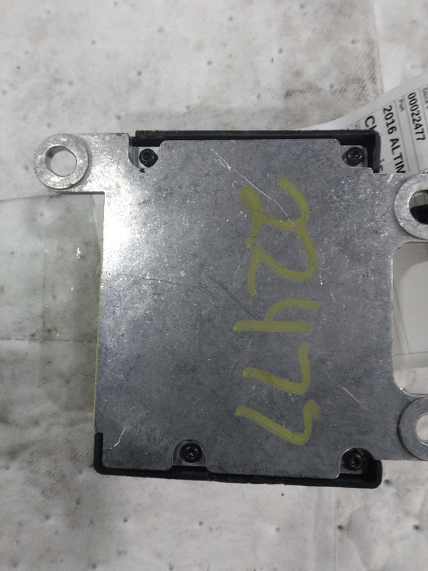 Used Air Bag Module fits: 2016 Nissan Altima Air Bag front with side center cons