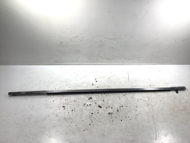 05-010 Honda Odyssey Right Rear Door Belt Molding OEM