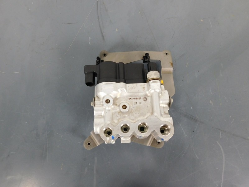 2015 16 17 McLaren 650S Spider Power Steering Block #5010 A9