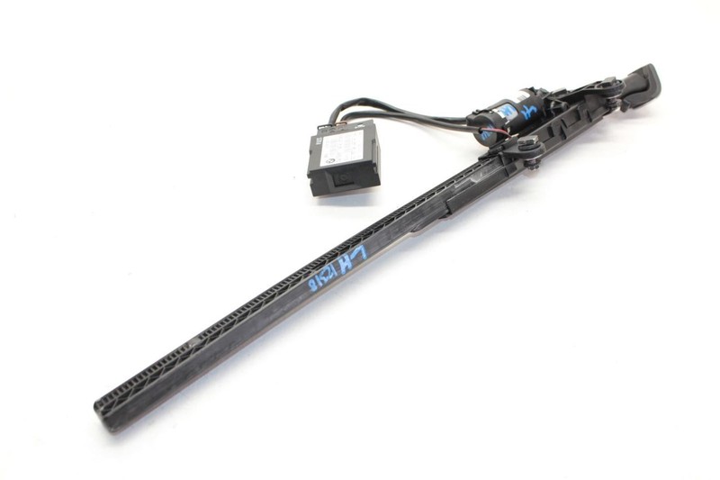 12-13 BMW M3 4.0L Driver Left Front Seat Belt Guide 72119165379 921612801