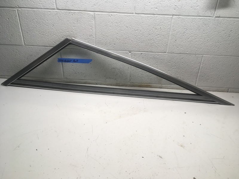 Z7 1998 Rinker v182 Boat Windshield Passenger Left Port Side