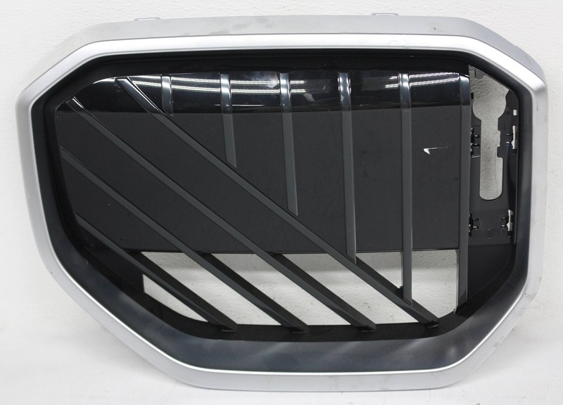 OEM Right Upper Grille Insert For BMW X3 Silver 51-13-5-A37-662
