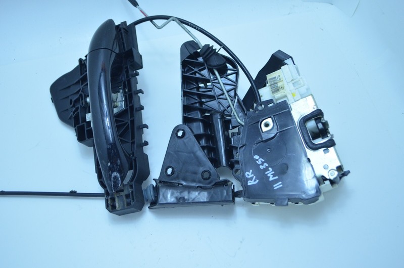 06-11 MERCEDES W164 ML350 REAR RIGHT PASSENGER SIDE DOOR HANDLE W LOCK OEM