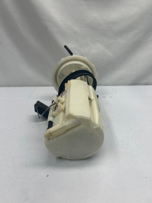 1999 to 2004 Ford F250 Super Duty fuel pump assembly federal emissions