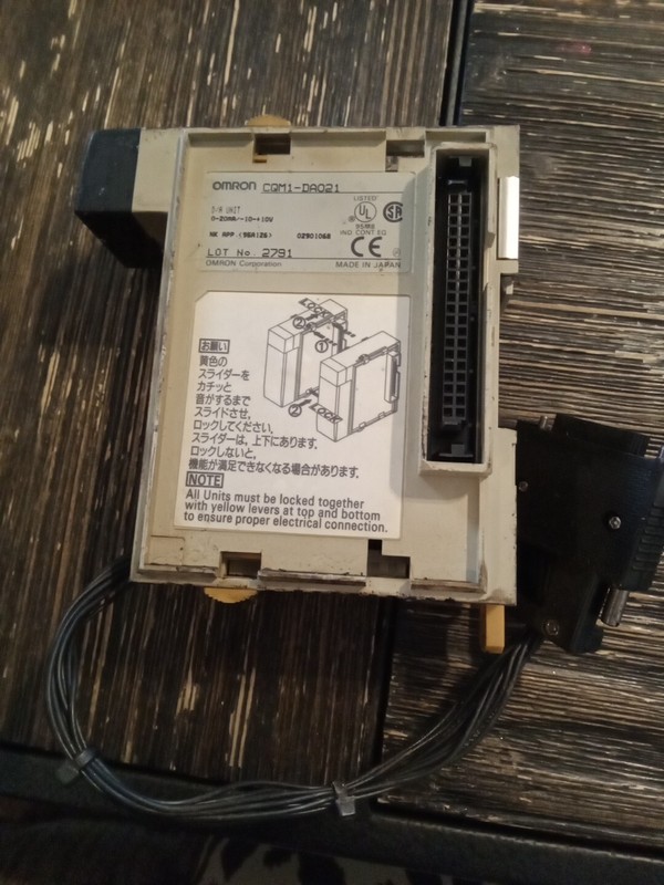 OMRON CQM1-DA021 Analog Output Module