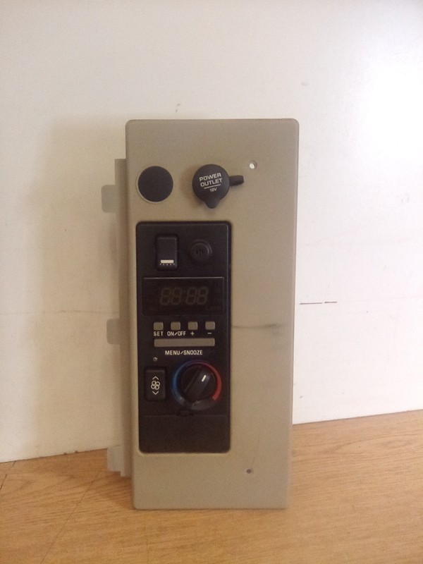Volvo VNL Sleeper Control Panel 20537961, 20809974