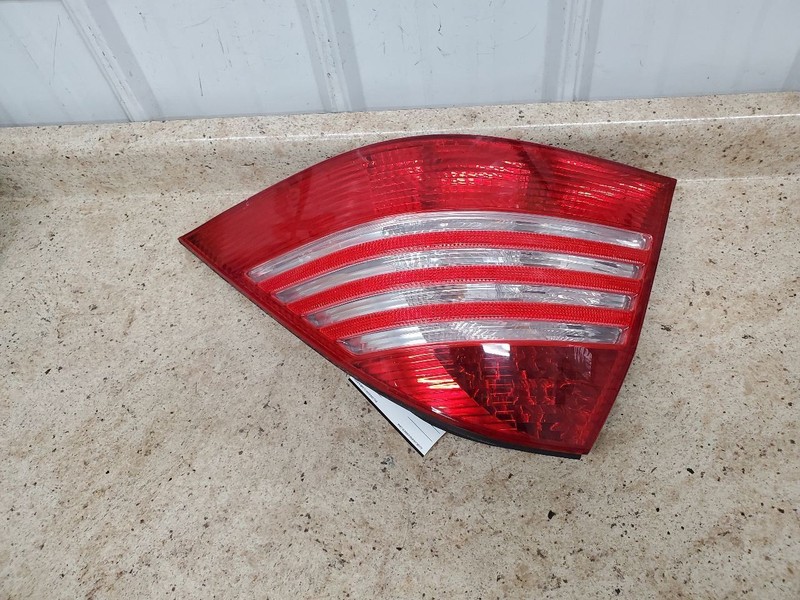 Passenger Tail Light 220 Type S430 Fits 03-06 MERCEDES S-CLASS 305373