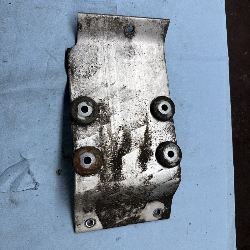 1984 84 85 86 87 88 89 90 POLARIS TRAIL INDY 340 Snowmobile Motor Mount