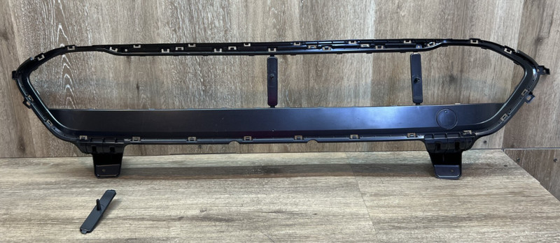 2022-2023 HYUNDAI Kona Grille Surround OEM Part # 86561-J9NA0