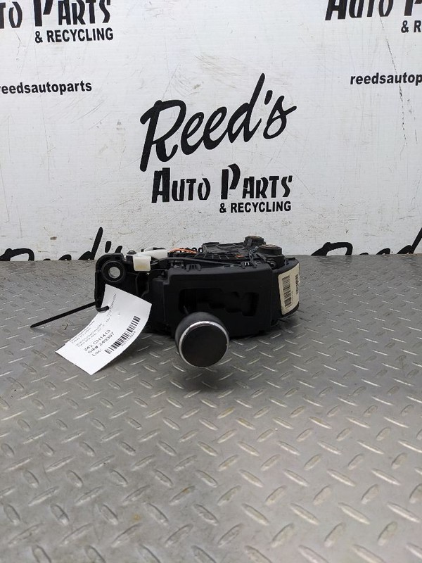 11 12 13 14 15 16 CHRYSLER TOWN & COUNTRY AUTOMATIC GEAR SHIFTER 1UC34DX9115