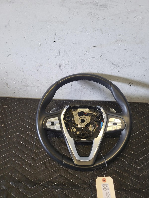 Used Oem BMW Left Driver Steering Wheel for 2022 X3 30i
