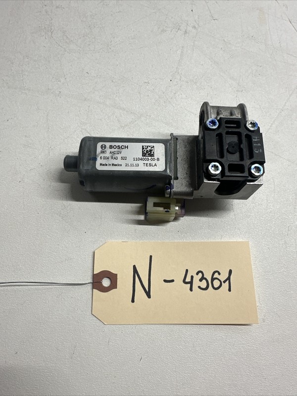 20-22 Tesla Y FRONT RH SEAT ADJUST ADJUSTER MOTOR 1104003-00-b N-4361 B25