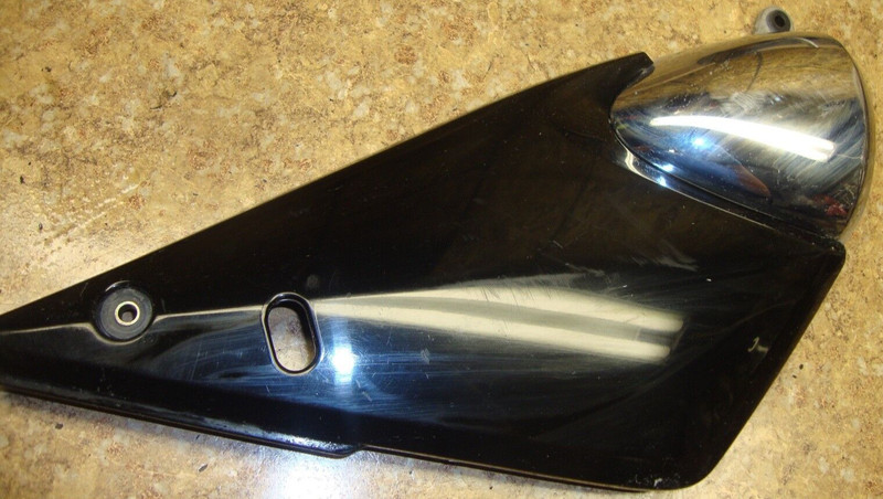 2003 Suzuki GSF1200 GSF 1200 Bandit Right Side Cover Panel Plastic Trim Piece 03