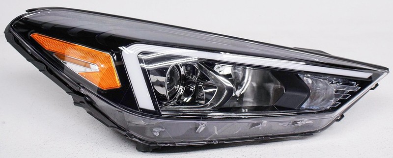 OEM Hyundai Tucson Right Passenger Side Halogen Headlamp (Tab Missing)
