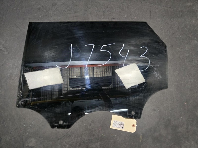 Rear Left Door Window Glass 2018 Range Rover Velar LR093213 2019 - 2022