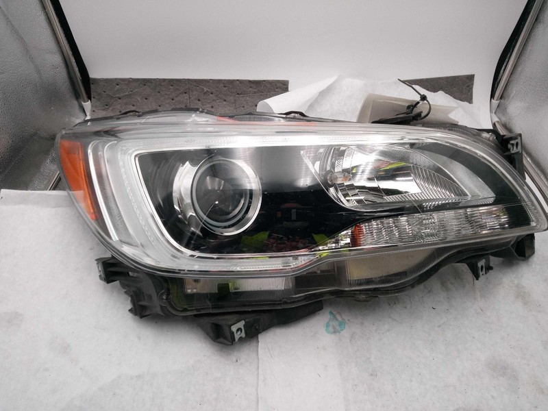 2015 Subaru Legacy Right Headlight Assembly Green OEM 23524 111K Miles