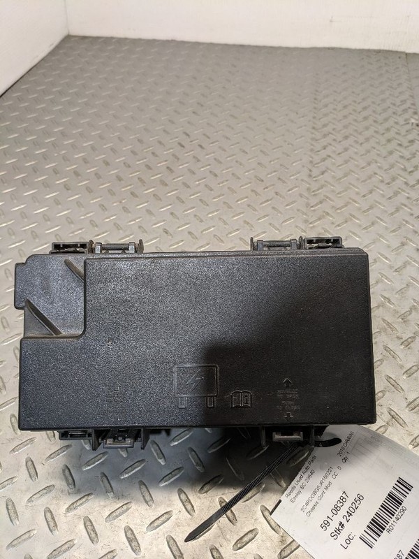 Chassis ECM Multifunction Includes Fuse Box Fits 15-19 CARAVAN 1140290
