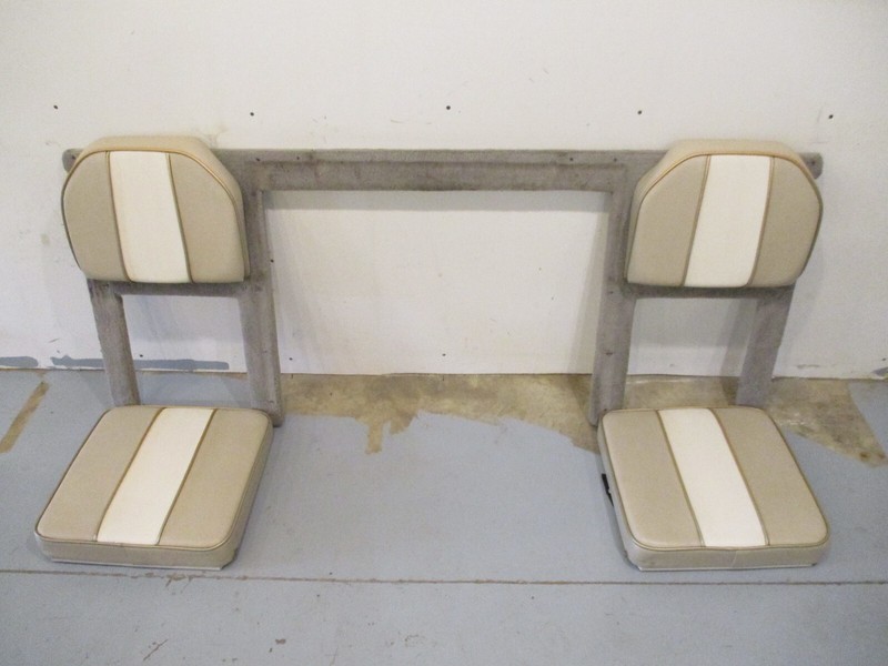 1995 Lund Tyee 1850 Grand Sport Sterndrive Rear Seats Tan & White