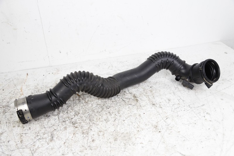 2013 - 2016 BMW 320I 328i F30 2.0L INTERCOOLER AIR DUCT TUBE HOSE W/ SENSOR OEM