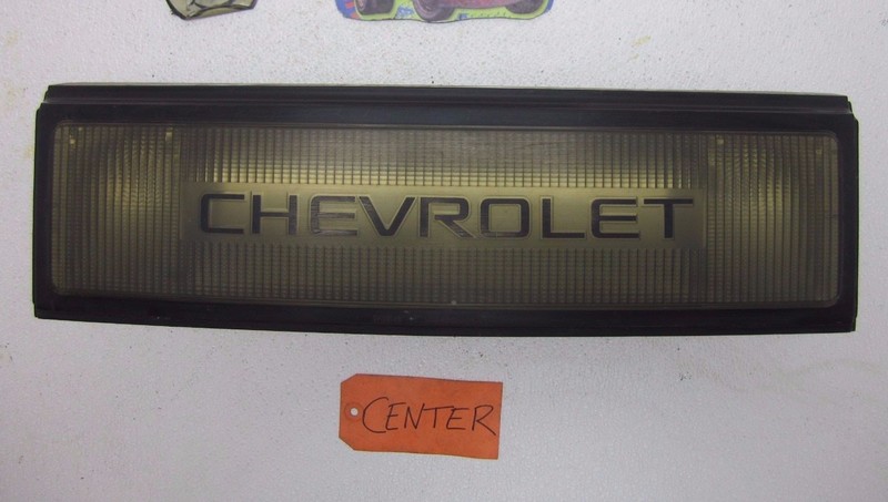 TAILLIGHT TAILLIGHT TRUNK LID FINISH PANEL CENTER LENS CAR 90 91 92 93 94 LUMINA