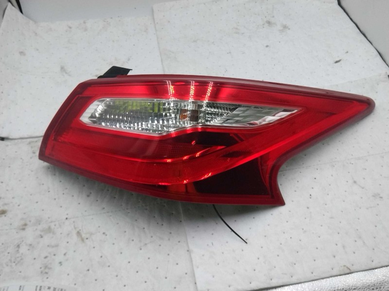 2016 Nissan Altima Right Silver Tail Light Assembly OEM 581998 Used