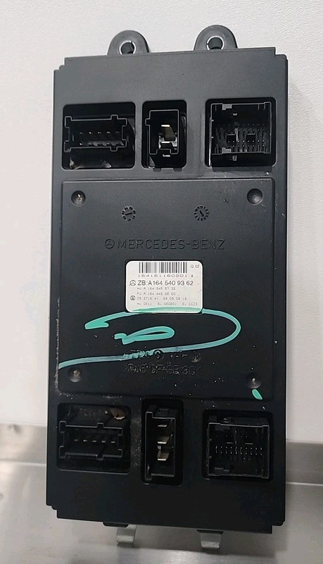 06 - 13 Mercedes X164 GL450 R350 ML63 AMG Front SAM Control Module A1645409362
