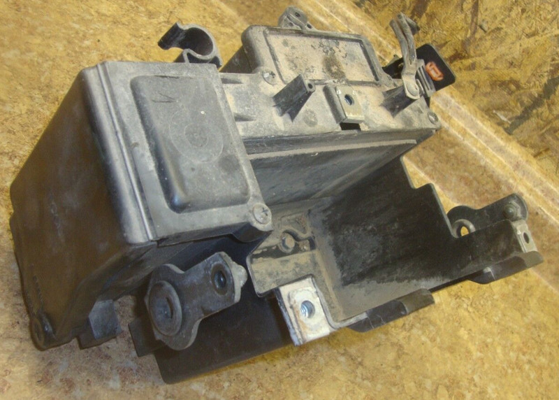 2006 Honda VTX1300 VTX 1300 C VTX1300C Battery Box Holder Container Tray Mount