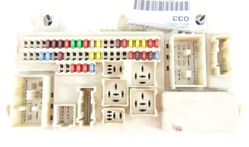 2007-2009 Mazda 3 Control Module Relay Fuse Box W/O Running Lamps OEM 519216048