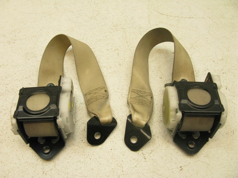 04-09 MERCEDES W209 COUPE CLK500 CLK320 CLK350 REAR SEAT BELT LEFT & RIGHT 0219B
