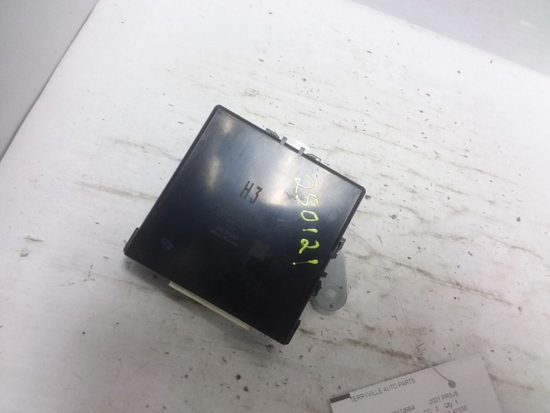 Heat Pump Control Module Fits 19-22 Toyota Prius Prime 886A0-47030