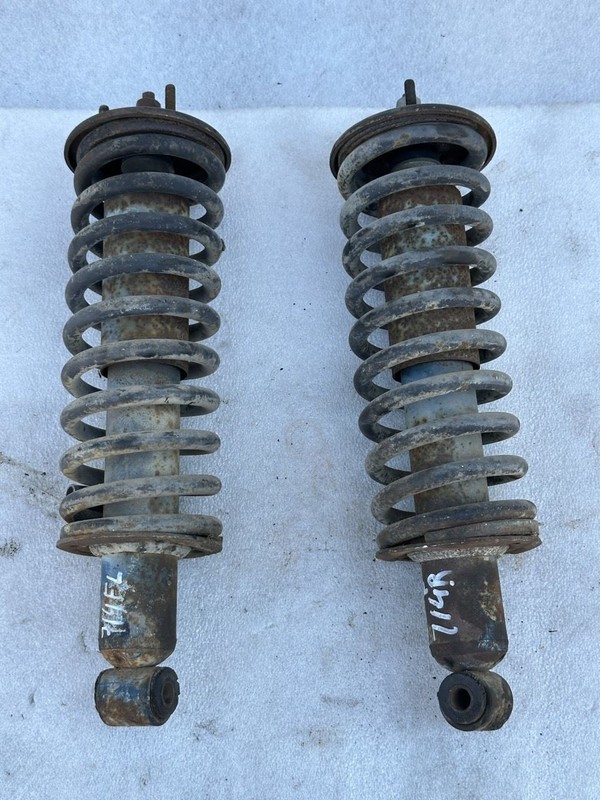 1975 1976 1977 1978 1979 1980 TRIUMPH SPITFIRE 1500 FRONT STRUTS SHOCKS PAIR