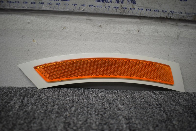 2007-2012 BWM 3 SERIES FRONT BUMPER REFLECTOR FACTORY OEM
